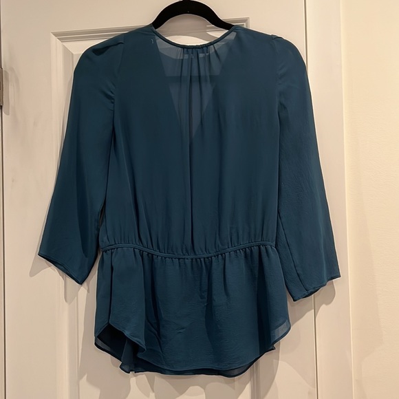 Stunning silk blouses from Aritzia - Picture 2 of 3